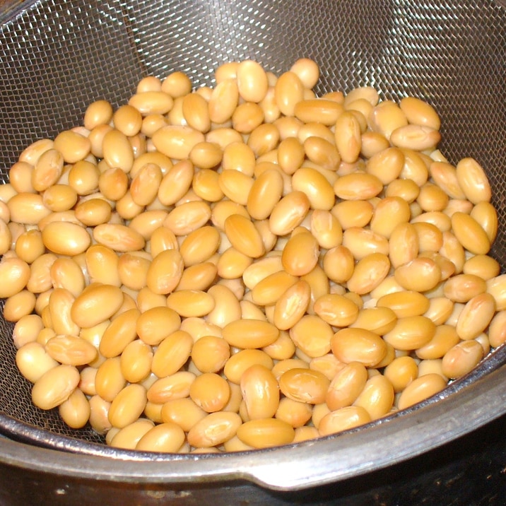 蒸し大豆(活力鍋を使って)